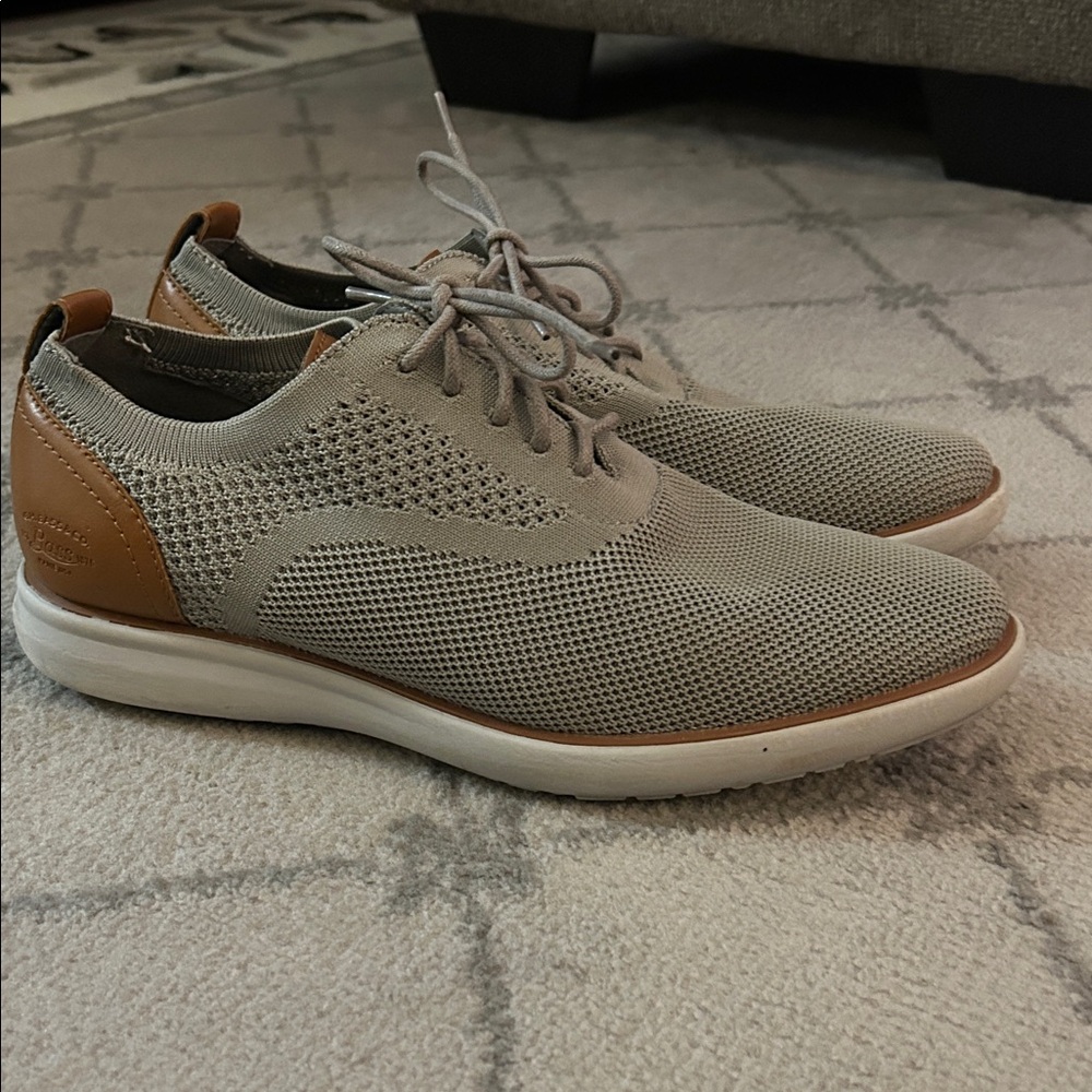 G.H. Bass & Co. Gray and Tan Lace Up Knit Oxfords